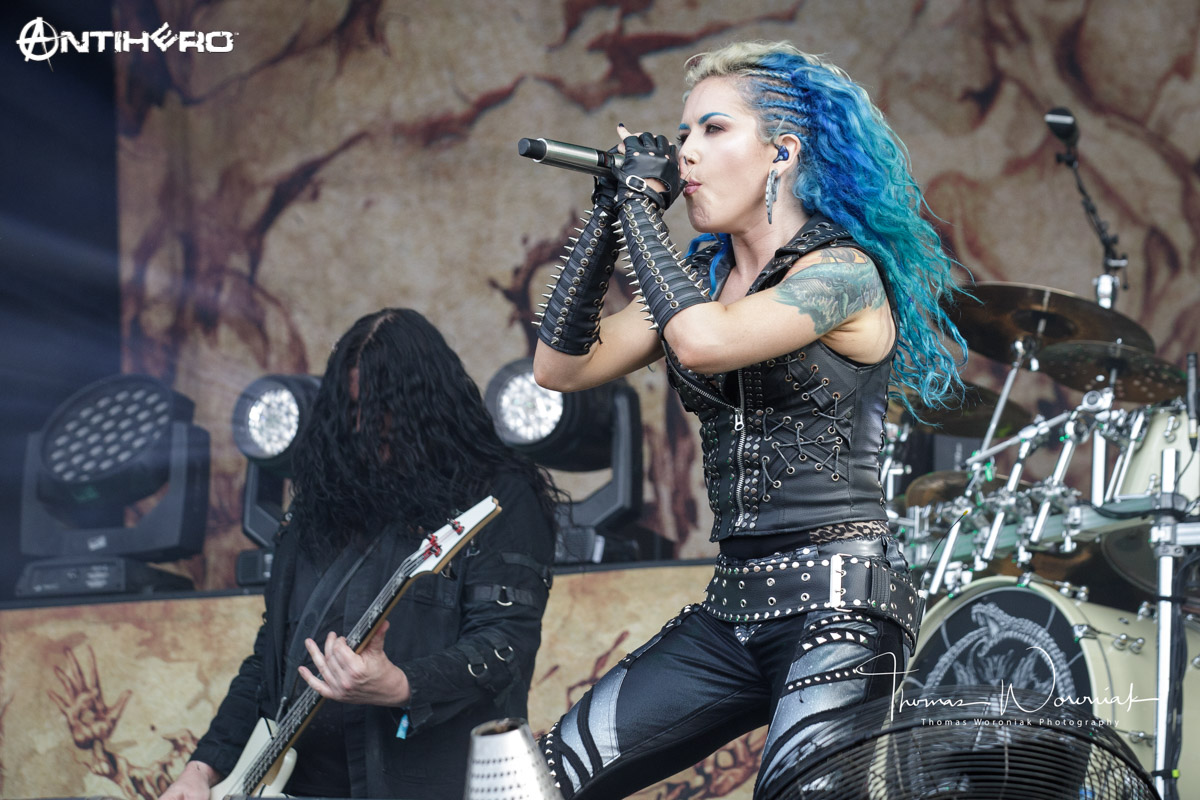 Arch enemy вокалистка фото