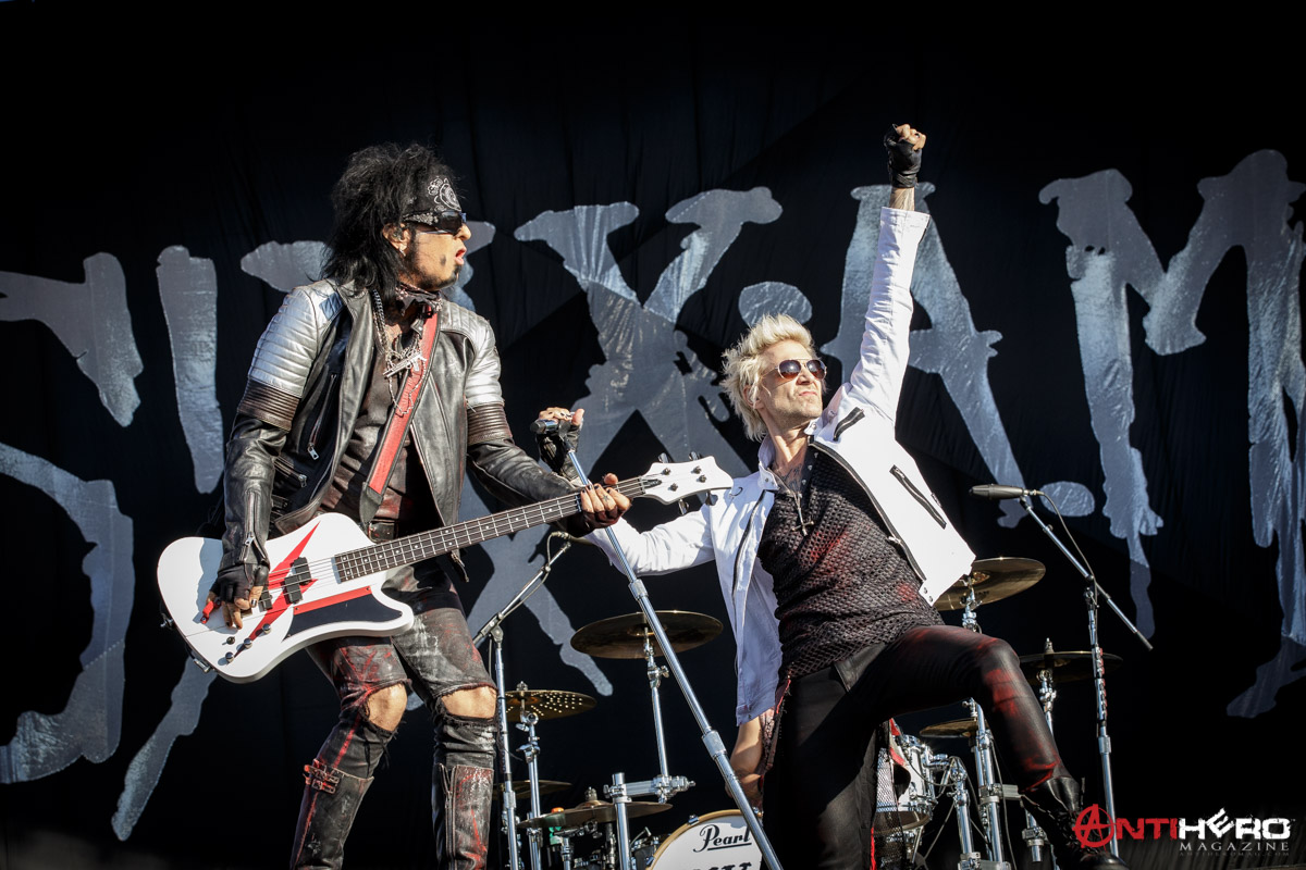 Sixx A.M.