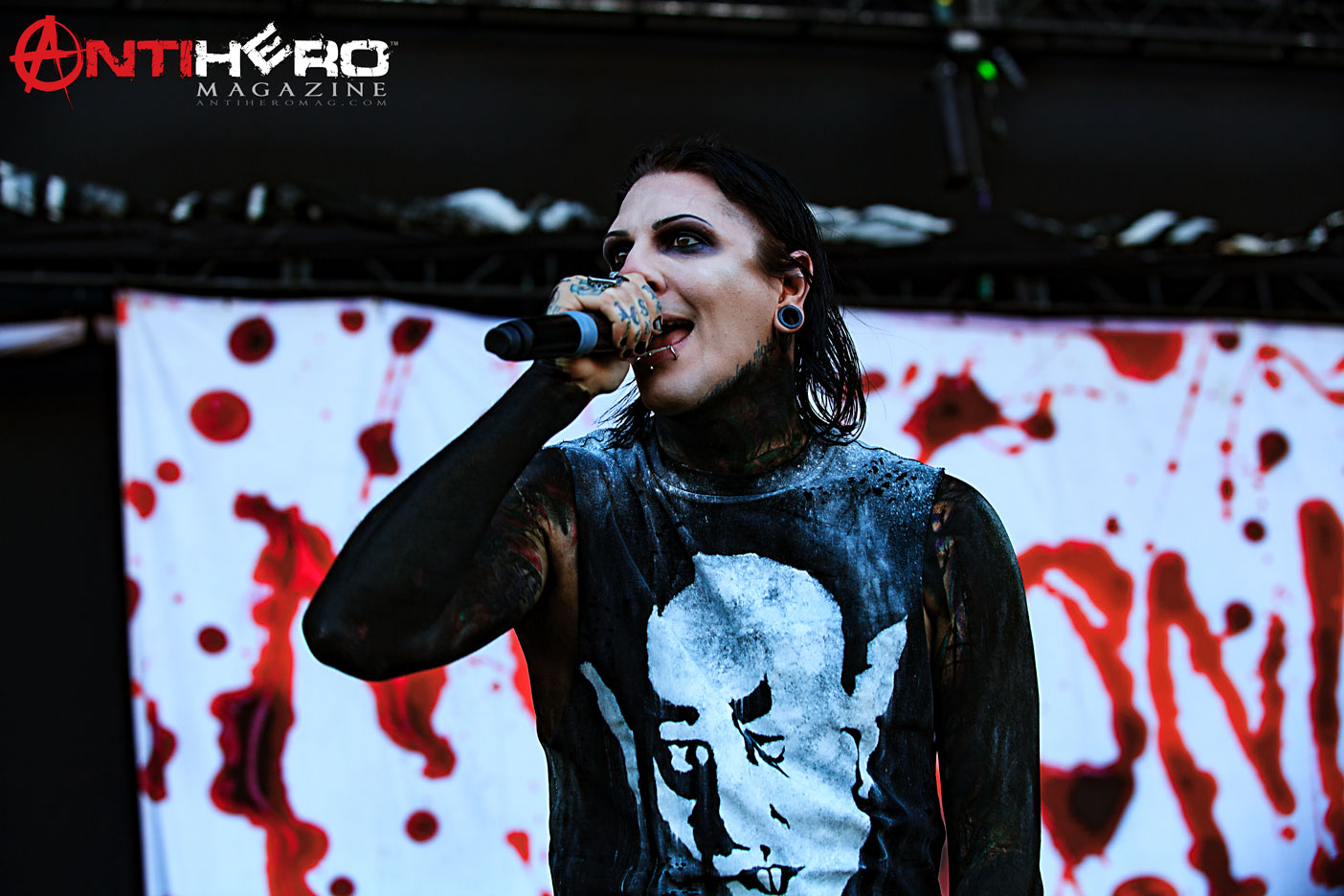 MOTIONLESS IN WHITE